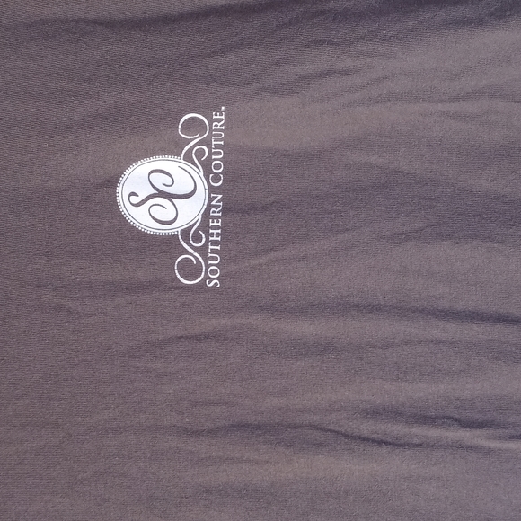 ⭐️Women's Tee⭐️ - Picture 2 of 5